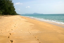 mai khao beach